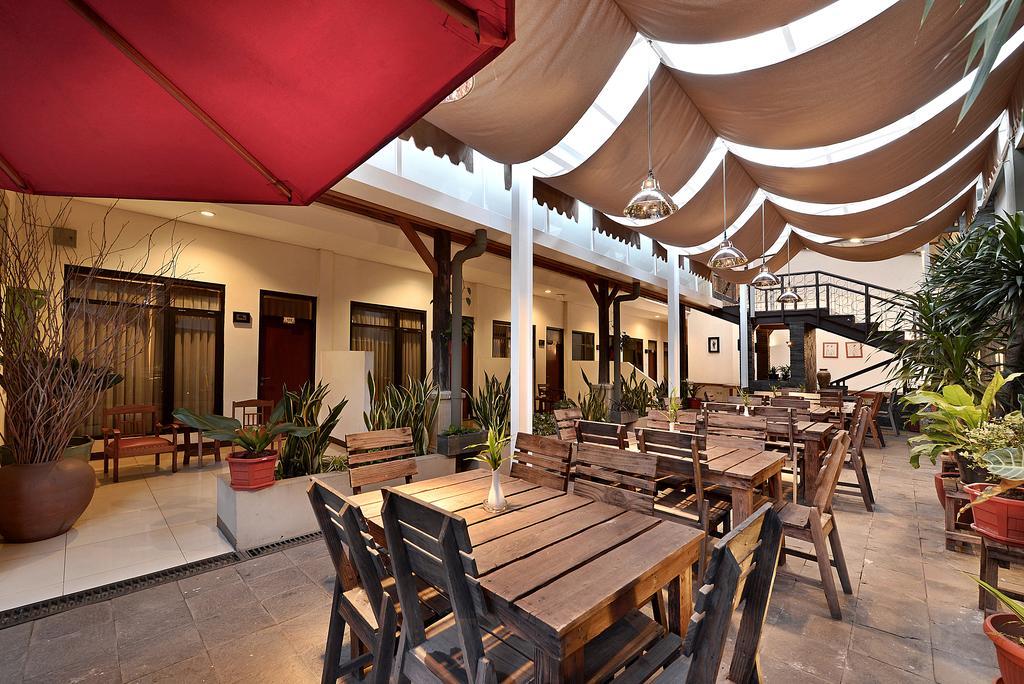 Hotel Riau Bandung Exterior photo